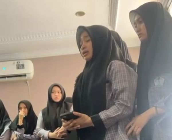 SNBP Terancam Gagal, Siswa SMAN 17 Makassar Gelar Aksi Unjuk Rasa