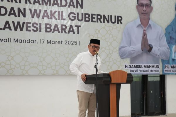 Atasi Sampah, Gubernur Sulbar Sumbang 4 Mobil Amrol untuk Polman