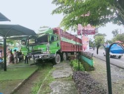 Sekda Takalar Minta Supir Truk Tanggung Jawab Kerusakan Taman Polongbangkeng