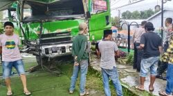 Alami Rem Blong, Truk Fuso Tabrak Taman Polongbangkeng Takalar