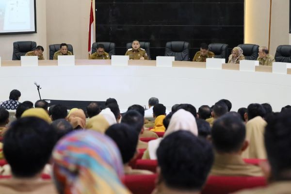 Rapat Perdana Pemkot Makassar, Appi Tekankan Sinergi OPD dan Efisiensi Anggaran