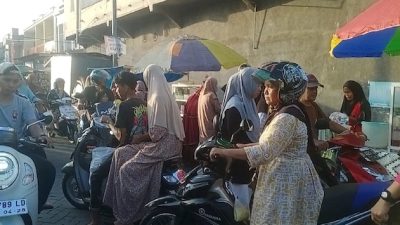 Awal Ramadan, Pasar Setral Takalar Dipadati Masyarakat!