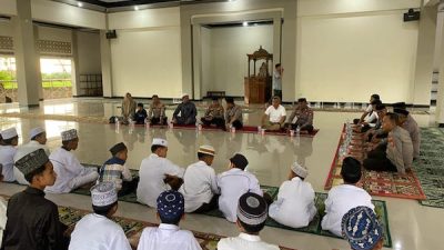Jalin Silaturahmi, Polres Jeneponto Gelar Buka Bersama Santri di Ponpes