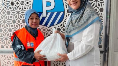 PD Parkir Makassar Raya Bagikan 2.000 Paket Sembako untuk Jukir