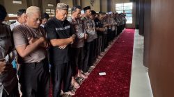 Polres Jeneponto Gelar Shalat Gaib Gugurnya 3 Anggota Polri di Lampung