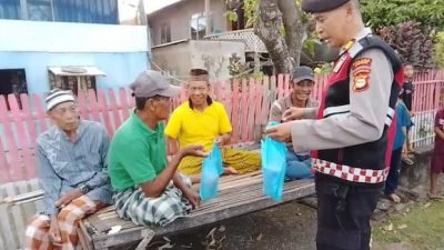 Berbagi Kebaikan,Polres Jeneponto Bagikan Takjil Gratis di Pelosok Desa