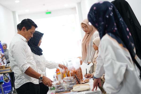 DWP Kanwil Kemenkum Sulsel Gelar Bazar Ramadhan, Andi Basmal Beri Apresiasi