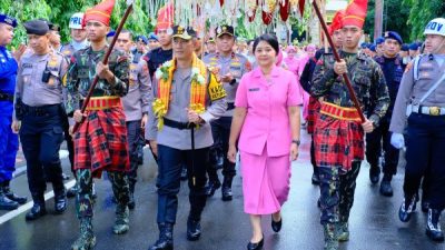 Irjen Pol Rusdi Hartono Resmi Jabat Kapolda Sulsel, Disambut Tradisi Angngaru