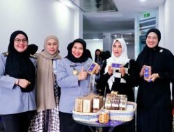 Meriahkan Ramadhan, DWP Kemenkum Sulsel Gelar Bazar dan Berbagi Takjil