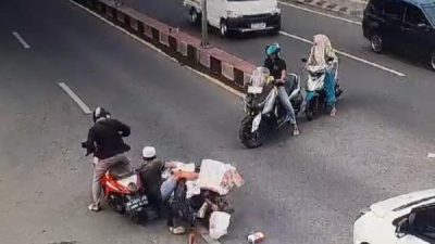 Terekam CCTV, Kecelakaan di Depan Pasar Sentral Takalar