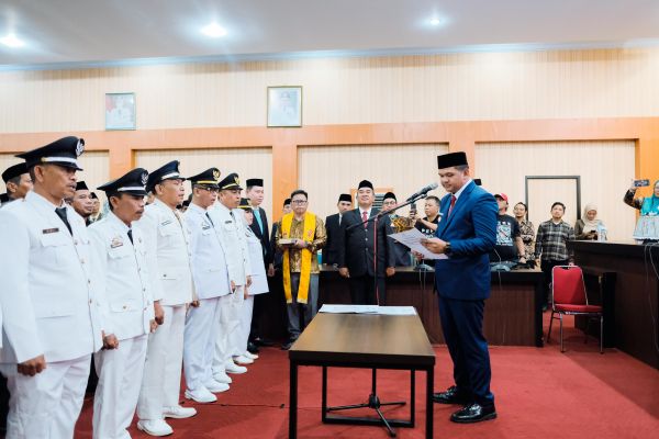Bupati Bantaeng Lantik 64 Pejabat Pengawas dan Pejabat Administrator