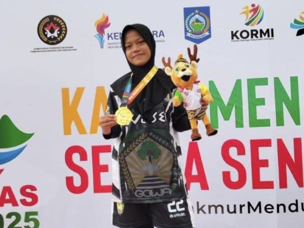 Wakili Sulsel di Fonras VIII NTB, Siswi MTsN Gowa Masyita Sabet Emas