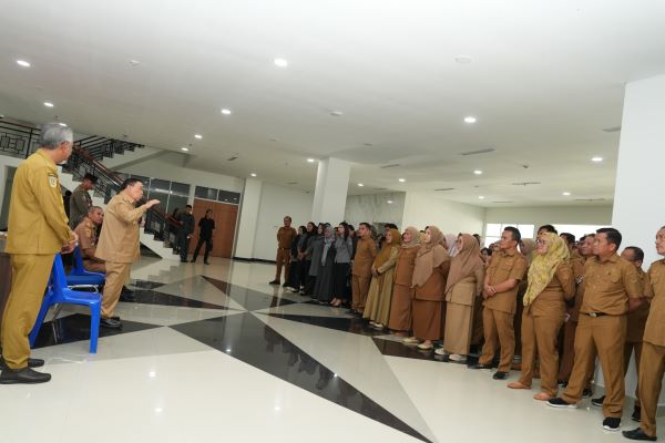Hari Pertama Kerja Usai Libur Idulfitri, Wagub Sulbar Sidak OPD