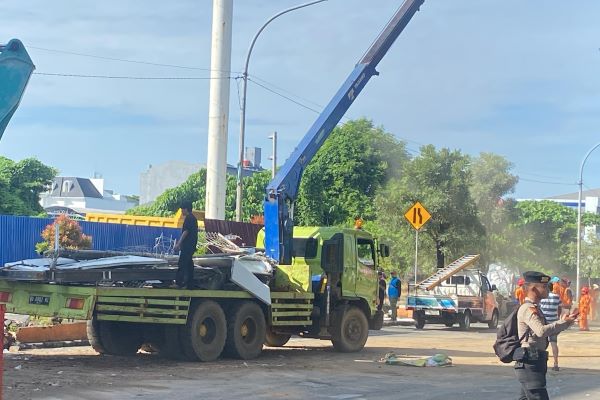 Bentrok Warnai Eksekusi Lahan Showroom Mazda di Jalan AP Pettarani Makassar