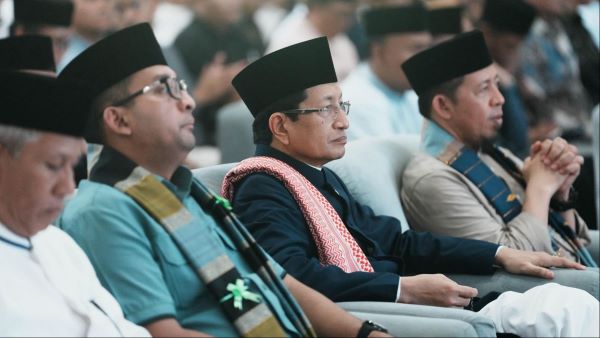 Berkunjung ke Bone, Menag Fokus Kesejahteraan Santri dan Inovasi Pendidikan