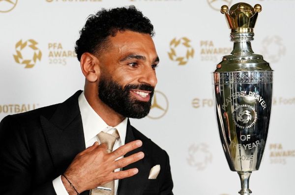 Mohamed Salah Sabet Pemain Terbaik PFA 2024/2025, Catat Rekor Baru