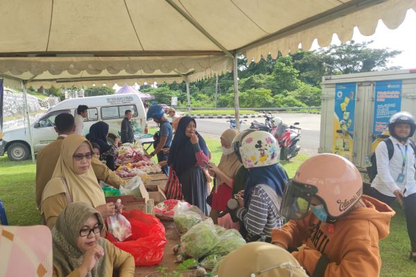 Tekan Kenaikan Harga Pangan, Pemprov Sulbar Gelar Pasar Murah