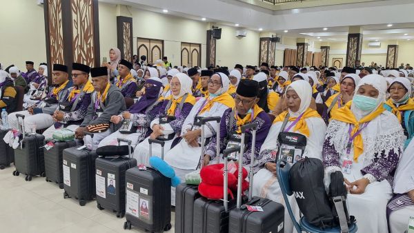 393 JCH Kloter 13 Embarkasi Makassar Asal Malut Terbang ke Tanah Suci