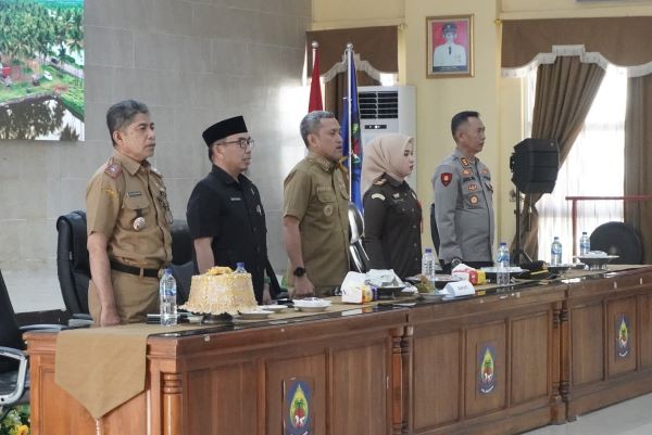 Bupati Jeneponto Serahkan SPPT PBB-P2 2025, Dorong Peningkatan PAD