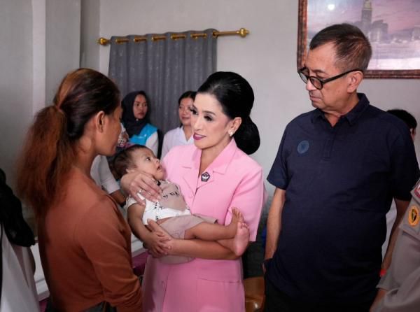 Cegah Stunting Lewat Gizi Lokal, Bhayangkari Sulbar Kunjungi Posyandu Indo Sa’ba
