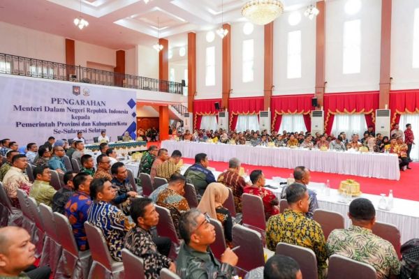 Mendagri Tito Dorong Rapat Evaluasi Berkala, Pemda Sulsel Diminta Perkuat Koordinasi