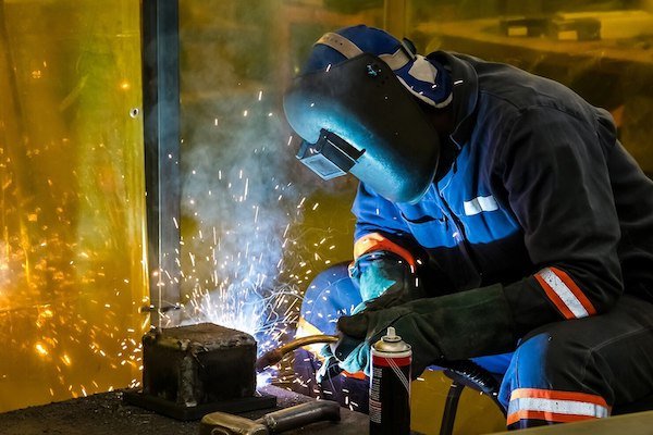 Daftar Kebutuhan Bengkel Las Pemula yang Wajib Dimiliki