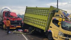 Usai Bongkar Muat, Truk LPG Ringsek Usai Tabrak Truk Jagung di Jeneponto