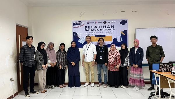 Mahasiswa Perpajakan Poltekbos Asah Skill Bahasa Inggris untuk Karier Global