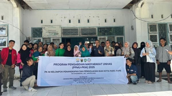 Unhas Edukasi Nelayan Parepare Teknologi Penangkapan dan Pengolahan Ikan