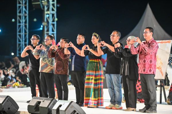 Danny Pomanto Sentil Dukungan Pemda di Pembukaan F8 Makassar