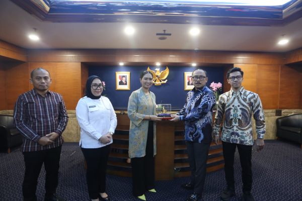 Gubernur Sulbar Duka Dorong Sandeq Silumba Masuk Event Internasional
