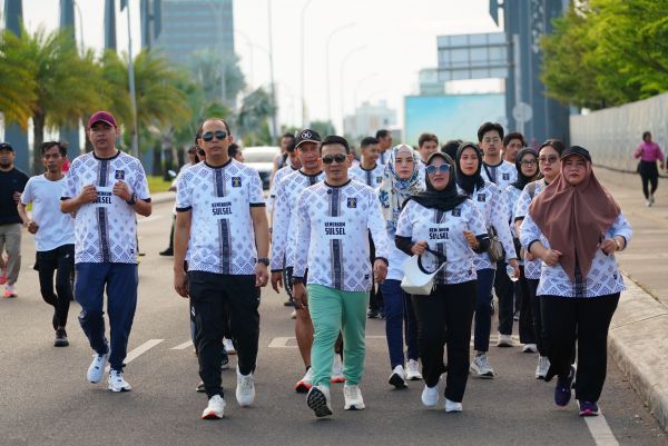 Kanwil Kemenkum Sulsel Meriahkan HUT RI Lewat Jalan Sehat di CPI