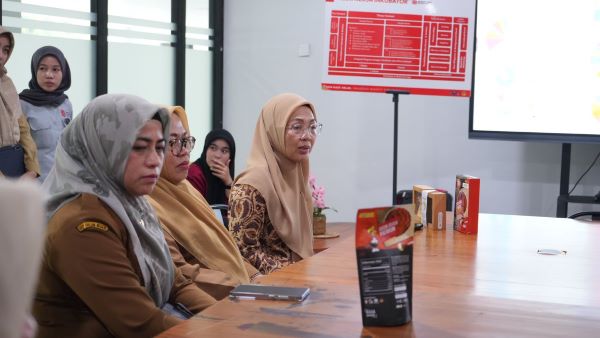 Dukung Jajanan Sehat MBG, Melinda Aksa Tinjau Inkubator UMKM