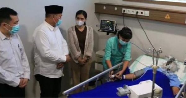 Kanwil Kemenag Sulsel Besuk Korban Kebakaran Kantor DPRD Makassar