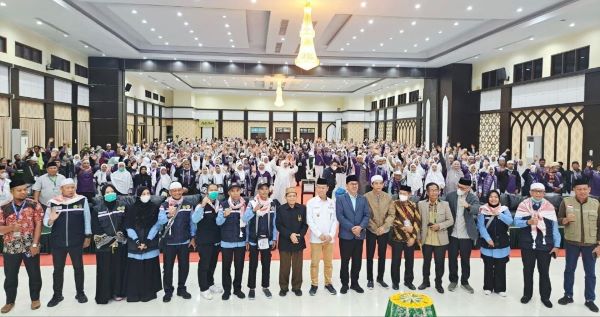 Kloter 18 Tiba di Makassar, Dua Jemaah Masih Dirawat di Makkah