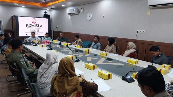 Minta Kepastian Nasib, Aliansi Honorer R2 dan R3 Mengadu ke DPRD Makassar