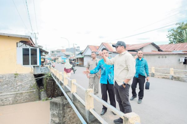 Pasca Dirobohkan Banjir, Bupati Bantaeng Tinjau Perbaikan Saluran Irigasi Mamampang