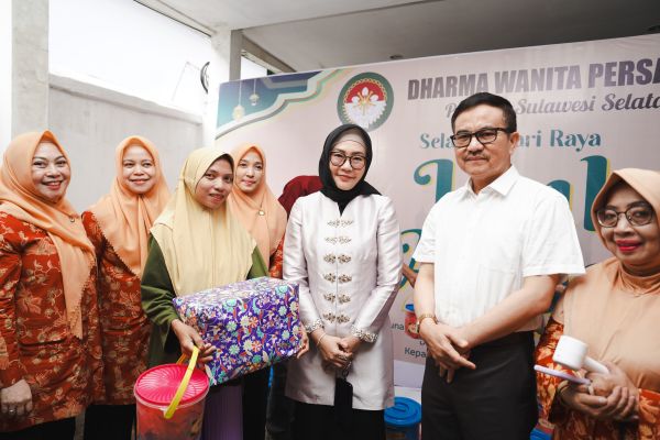 Laksanakan Kurban, DWP Fokus Bantu Anak Stunting Binaan ASN Pemprov Sulsel