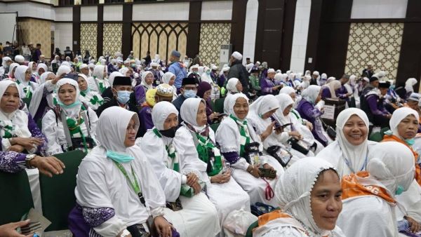 392 Jemaah Haji Kloter 11 Asal Sulbar Tiba di Makassar