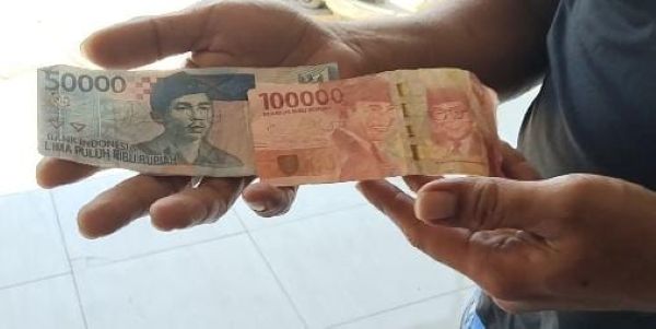 Pedagang di Takalar Tertipu Uang Palsu, Warga Diimbau Waspada!