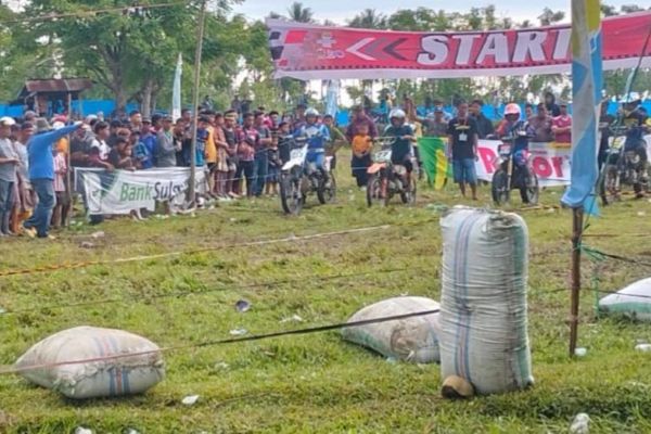 Panen Raya di Kalukku, Lomba Ojek Gabah Kembali Digelar