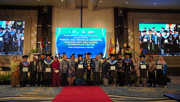 Unifa Kukuhkan 256 Wisudawan dalam Wisuda XXII Tahun Akademik 2024/2025