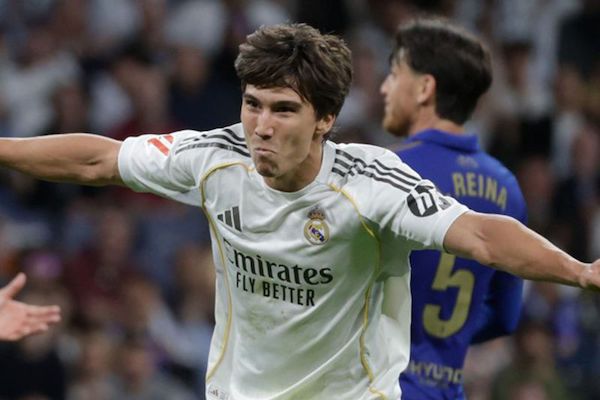 Real Madrid Tundukkan Real Oviedo 2-0