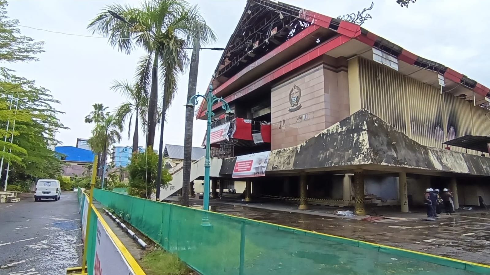 Pemprov Jual Bongkaran Gedung DPRD Sulsel Eks Terbakar, Limit Rp1,01 Miliar