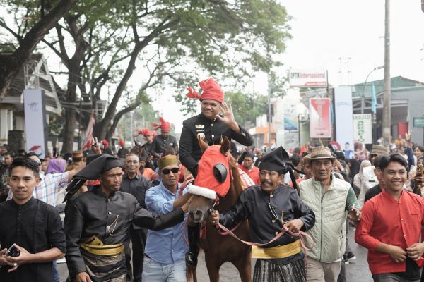 Sambut Hari Jadi ke 77, Bupati Bantaeng Gelar Kirab Budaya