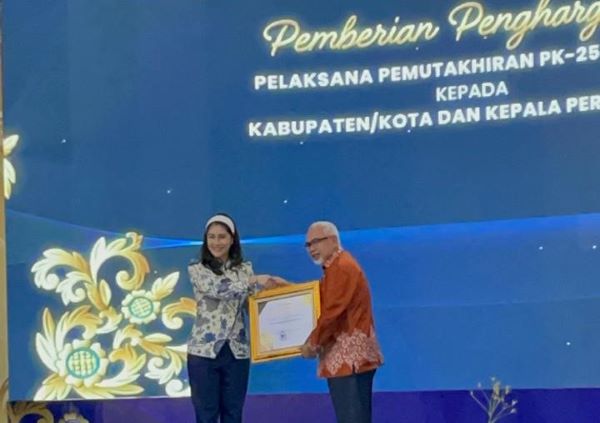 Tercepat Se-Indonesia, Pemkab Bantaeng Raih Penghargaan Pelaksana Pemutakhiran PK-25