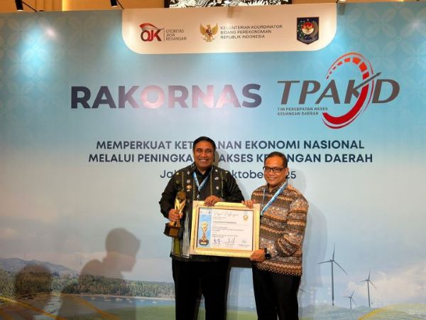 TPAKD Maros Sabet Penghargaan Nasional dari OJK atas Inovasi Inklusi Keuangan