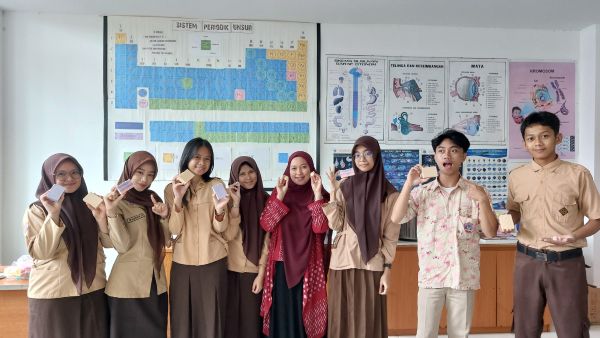 Siswa SMA Bosowa School Makassar Buat Sabun Mandi Ramah Lingkungan