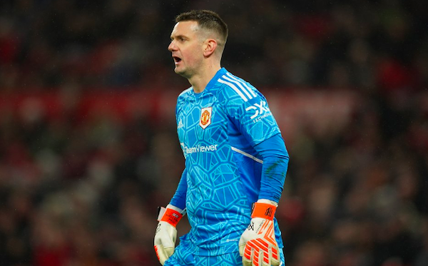 Manchester United Perpanjang Kontrak Kiper Senior Tom Heaton hingga 2027