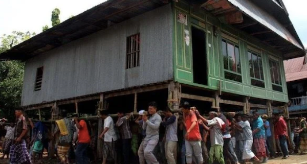 Marakka Bola, Warisan Budaya Bugis yang Masih Hidup di Kabupaten Barru